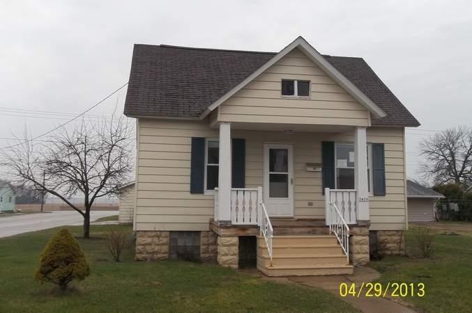 2420 17th Ave, Menominee, MI 49858 - photo 1