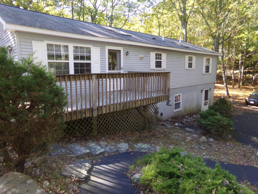 213 Chipmunk Rd, Bushkill, PA 18324 - photo 1