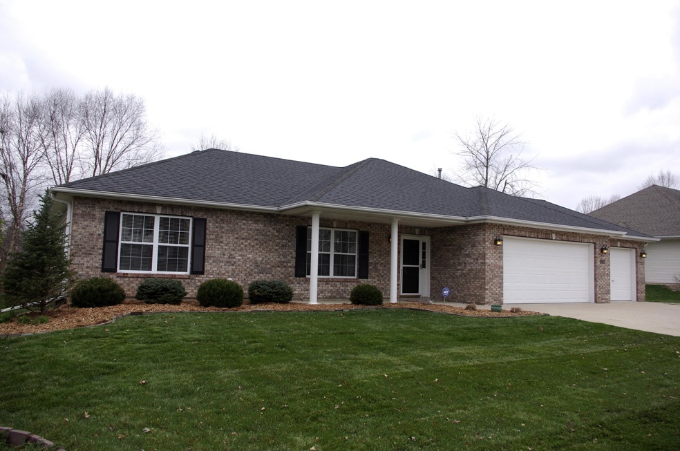 4102 Cedar Crest Lane