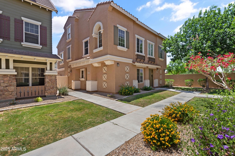 1340 S Sabino Dr unit 373, Gilbert, AZ 85296 - photo 1