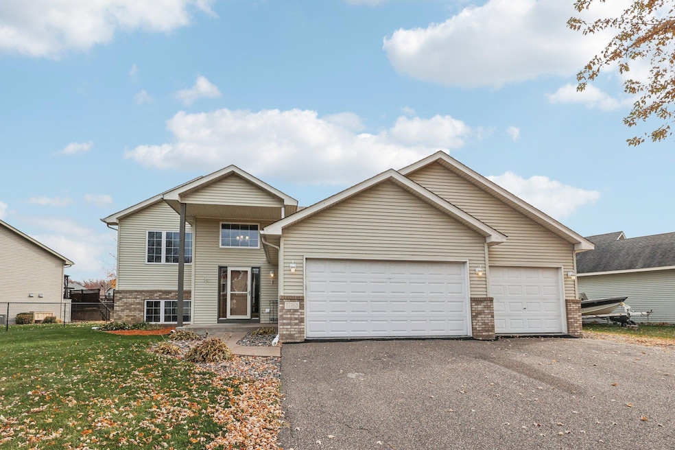 11763 N Meadow Curve, Lindstrom, MN 55045 - photo 1
