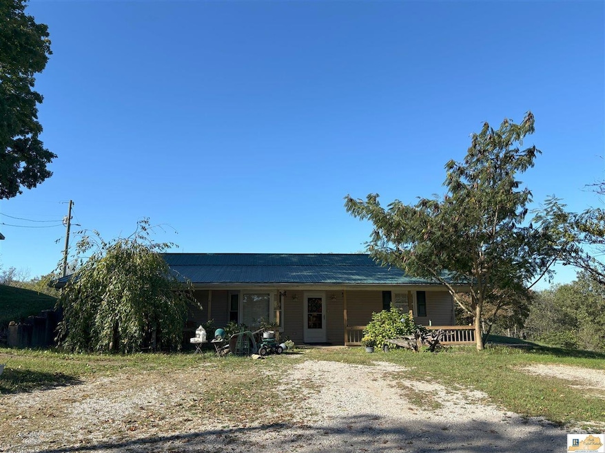 355 Edmonds Rd, Smiths Grove, KY 42171 - photo 1