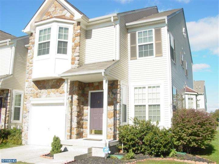 213 Chancellor Dr, Woodbury, NJ 08096 - photo 1