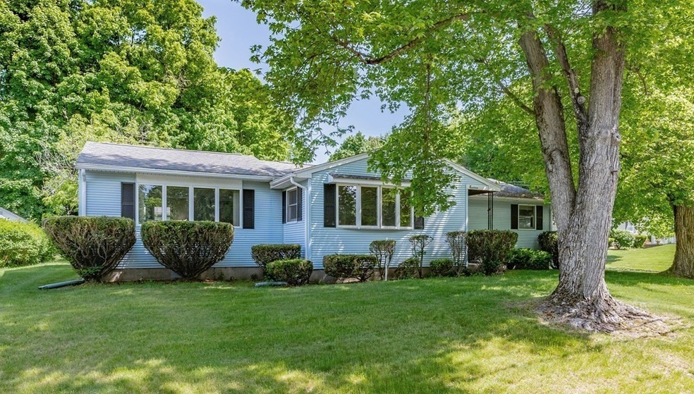 19 Steven Dr, Holyoke, MA 01040 - photo 1