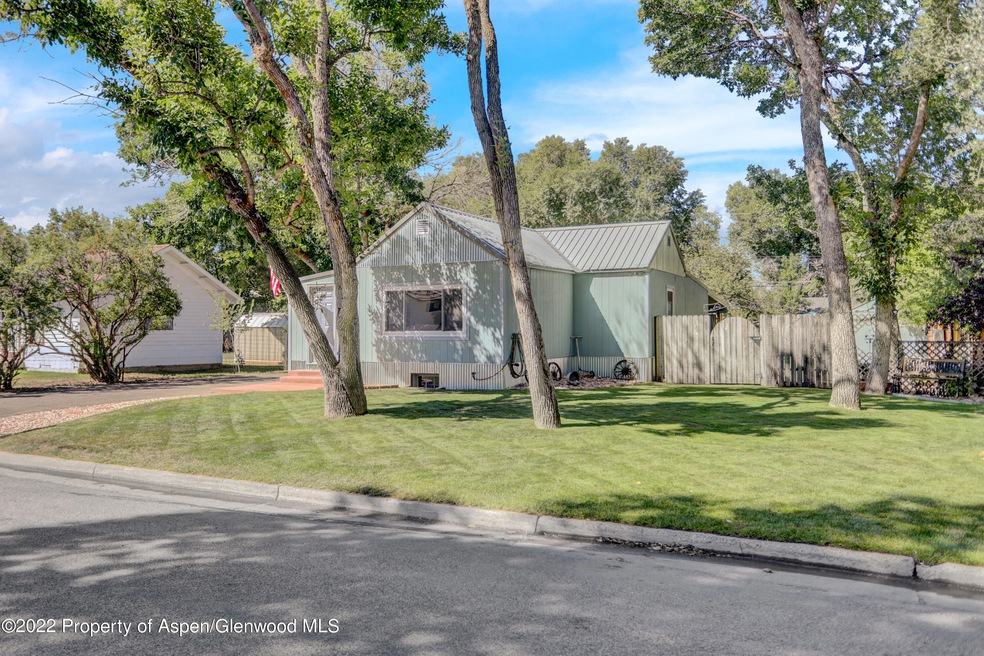 640 Ranney St, Craig, CO 81625 - photo 1