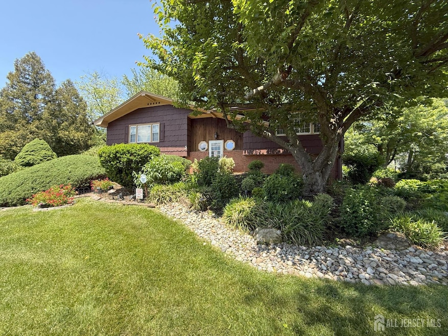 3 Guernsey Ln, East Brunswick, NJ 08816 - photo 1