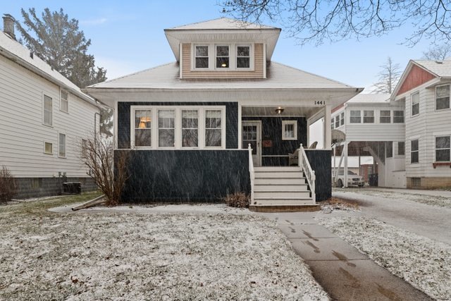 1441 Oakwood Ave, Des Plaines, IL 60016 - photo 1