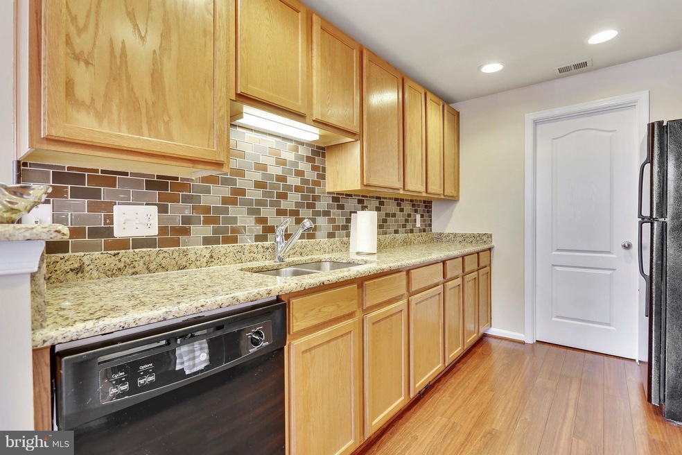 13423 Roberts Tavern Ct unit 2264, Clarksburg, MD 20871 - photo 1