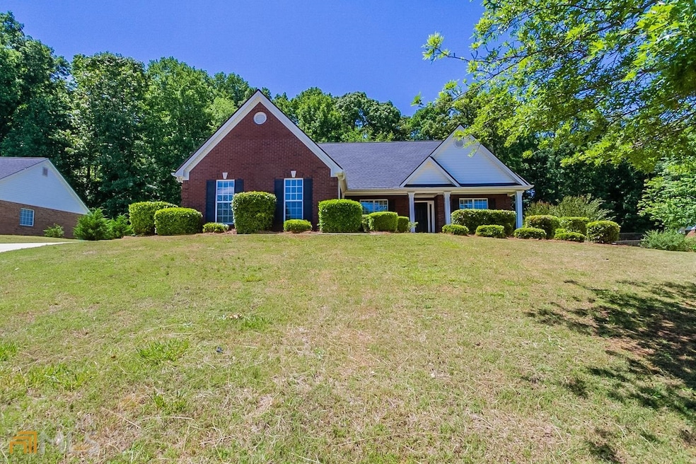 848 Crystal Meadow Dr, Winder, GA 30680 - photo 1