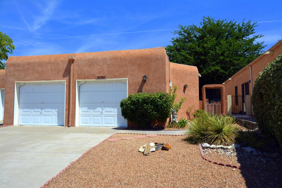 6709 Kelly Ann Rd NE, Albuquerque, NM 87109 - photo 1