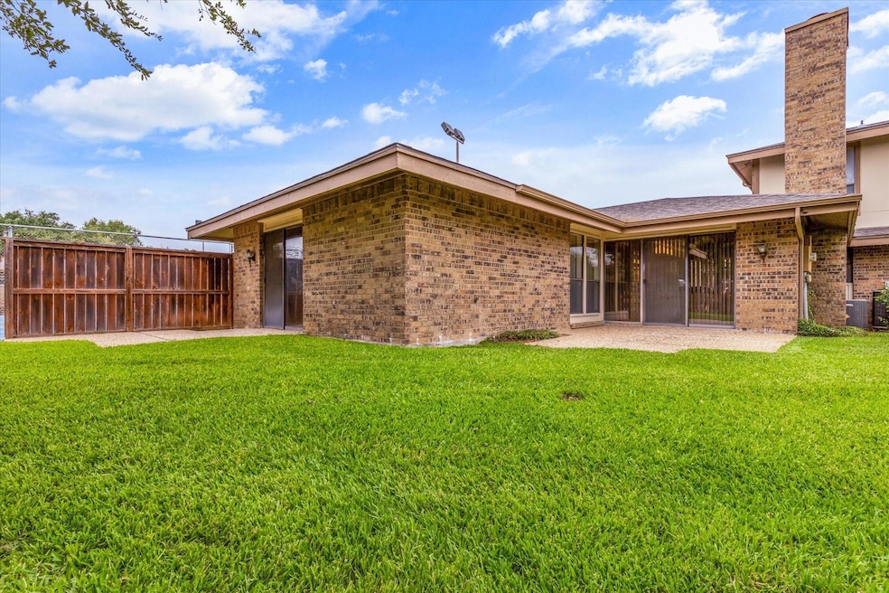 15 Park Ln unit B-6, Bedford, TX 76021 - photo 1