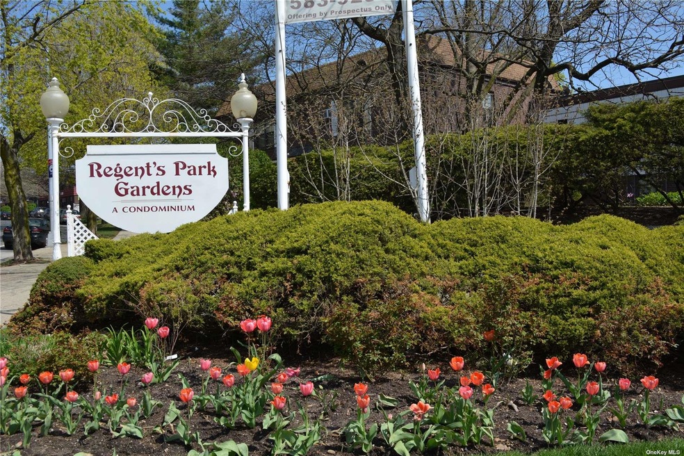 70-03 Park Dr E unit A, Flushing, NY 11367 - photo 1