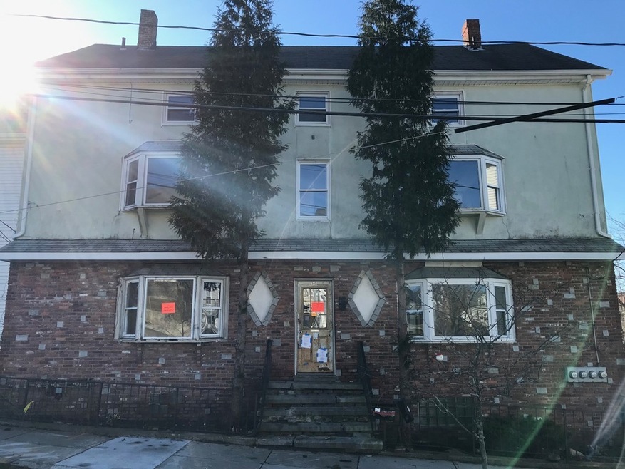 305 Hamlet St, Fall River, MA 02724 - photo 1