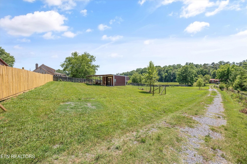 7639 Gibbs Rd, Corryton, TN 37721 - photo 1
