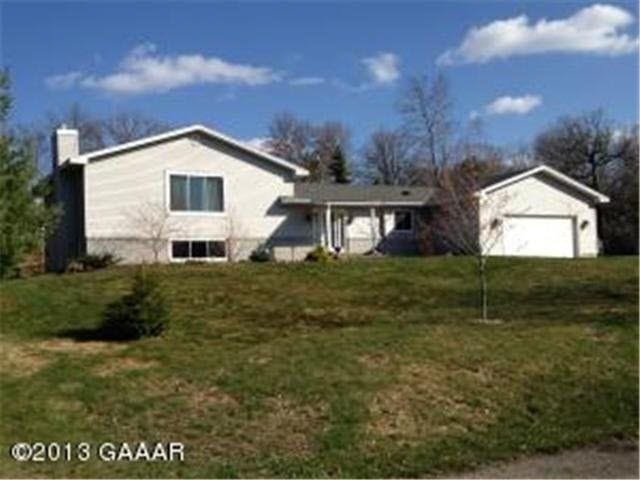1405 Lakeside Dr, Alexandria, MN 56308 - photo 1