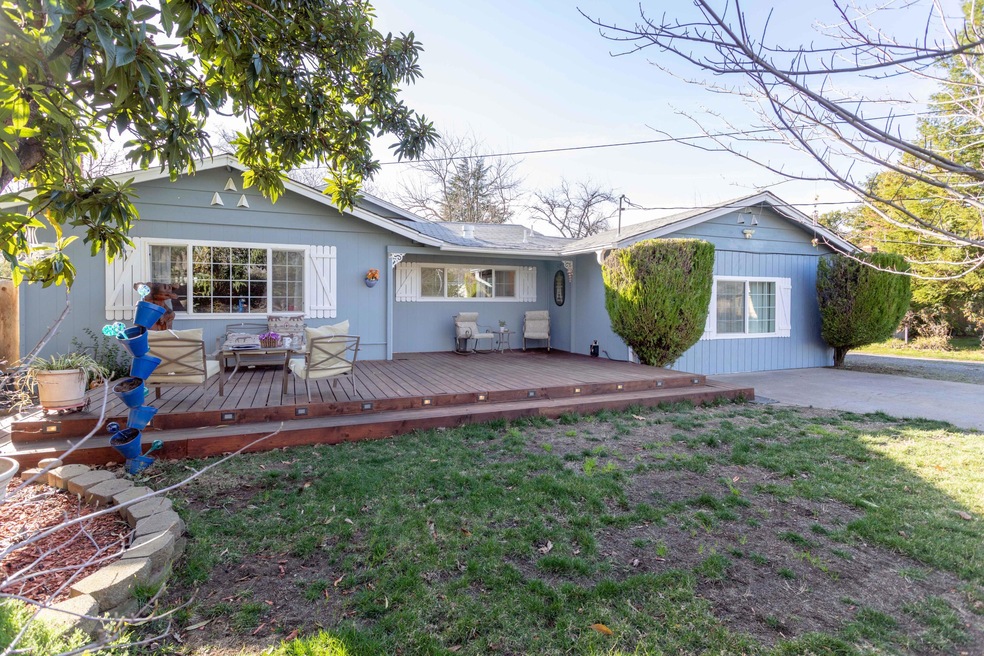 5514 Rosswood Ln, Redding, CA 96001 - photo 1