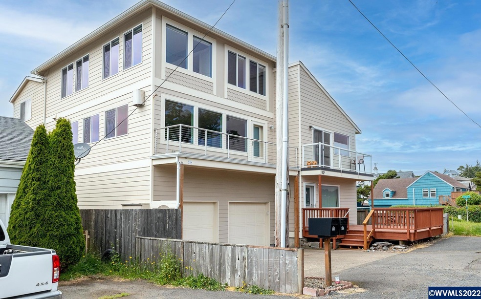 Newer paint inside/outside, remodeled deck & raili