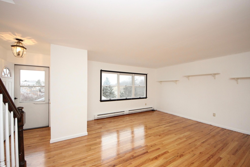 60 Cos Cob Ave unit 2, Cos Cob, CT 06807 - photo 1