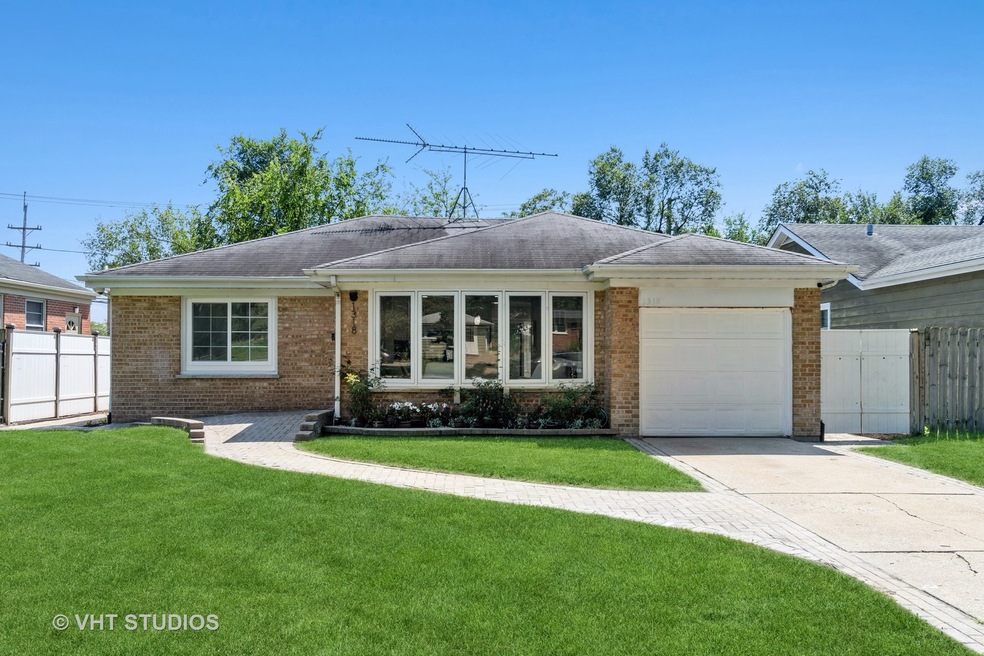 1318 E Evergreen St, Wheaton, IL 60187 - photo 1