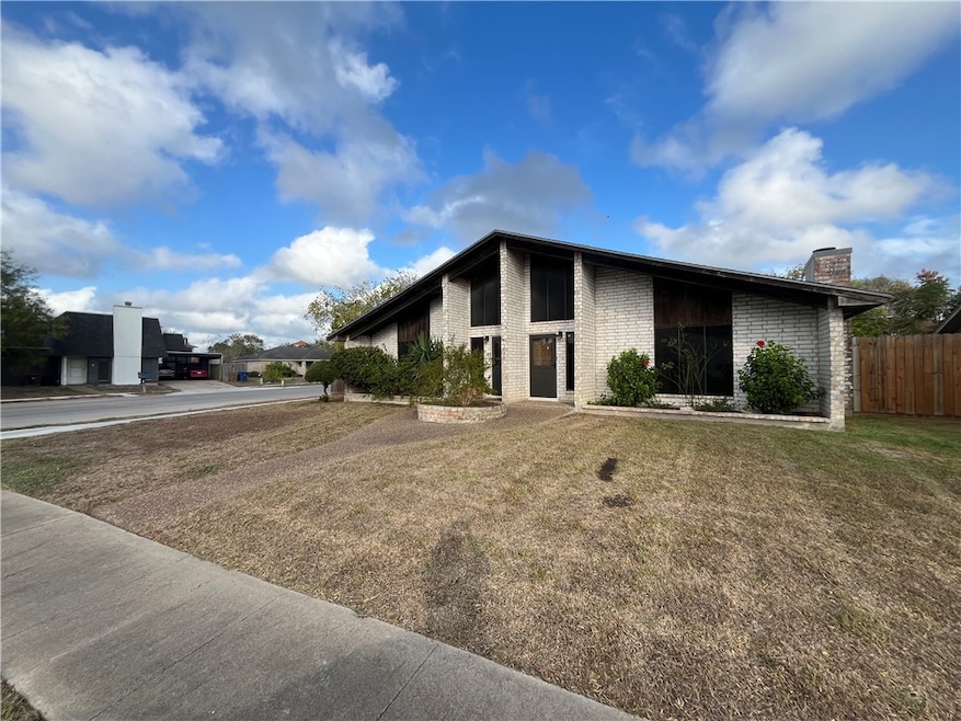 5050 Wingfoot Ln unit B, Corpus Christi, TX 78413 - photo 1