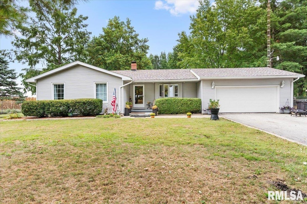 5810 Maxheimer Rd unit 1, Rochester, IL 62563 - photo 1