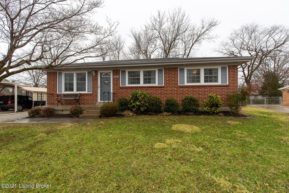 6502 Lantana Ct, Louisville, KY 40229 - photo 1