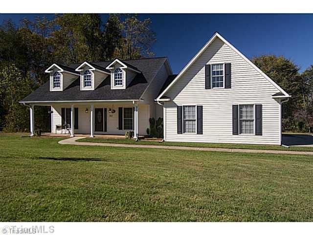 123 Fairgate Dr, Statesville, NC 28625 - photo 1