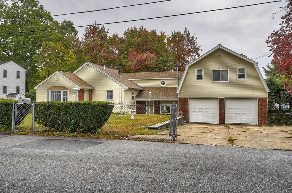 102 Hillcrest Rd, Dracut, MA 01826 - photo 1