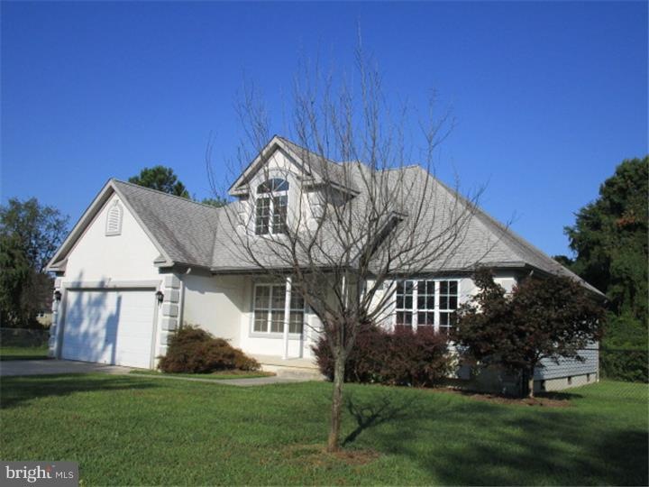 17 Castle Dr, Pennsville, NJ 08070 - photo 1