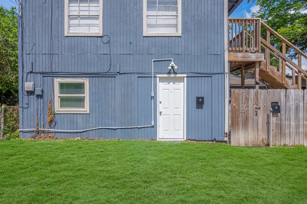 150 Hohldale St unit D, Houston, TX 77022 - photo 1