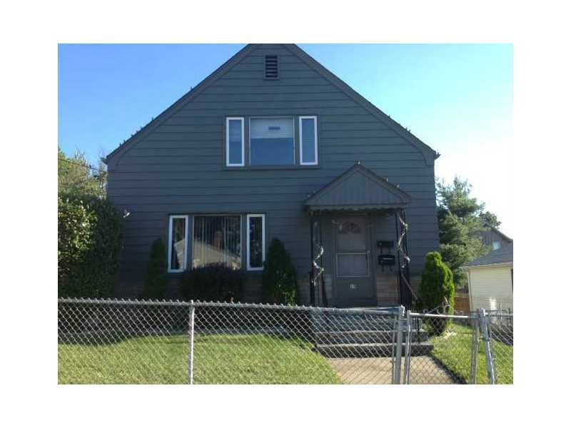 15 Maplewood Ave, Cranston, RI 02920 - photo 1