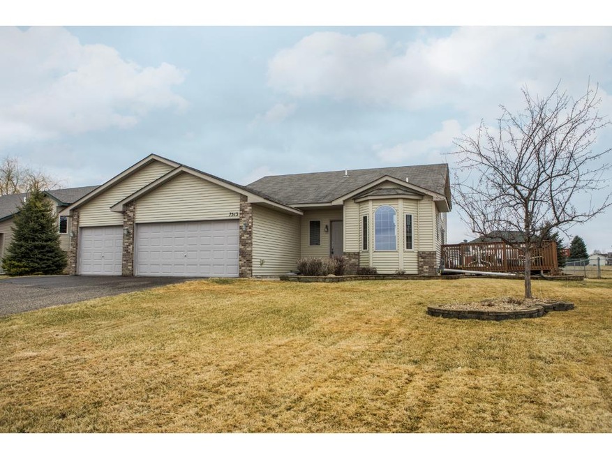 3 Bed 2 bath 2004 home with large yard, deck and g