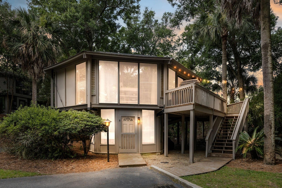 8 dune crest