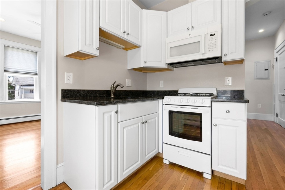 28 Poplar St unit 7, Danvers, MA 01923 - photo 1