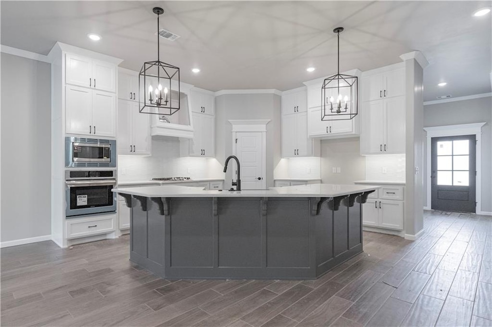 19913 Rambling Creek Dr, Edmond, OK 73012 - photo 1