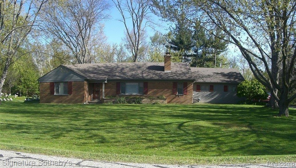 820 S Pemberton Rd, Bloomfield Hills, MI 48302 - photo 1
