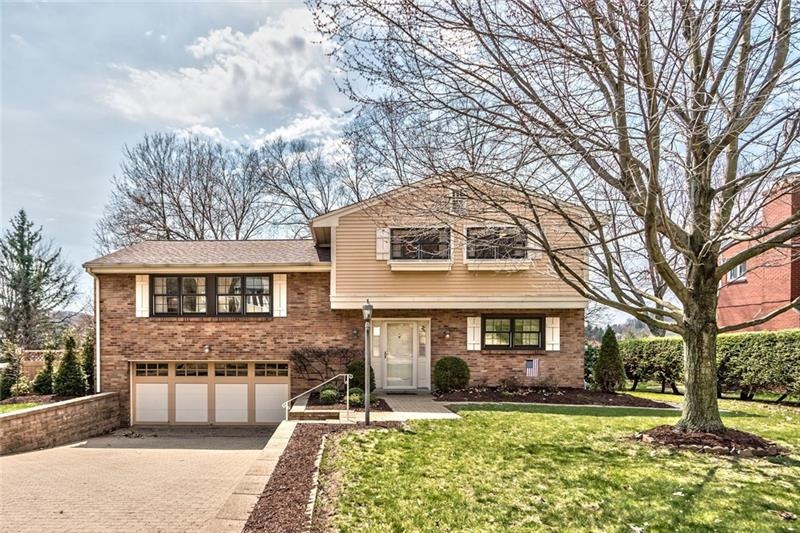 Immaculate 4-Sided Brick Residence on a beautifull