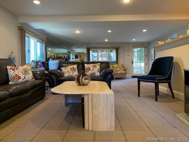 147 Old Elm Rd unit 1, Fairfield, CT 06825 - photo 1