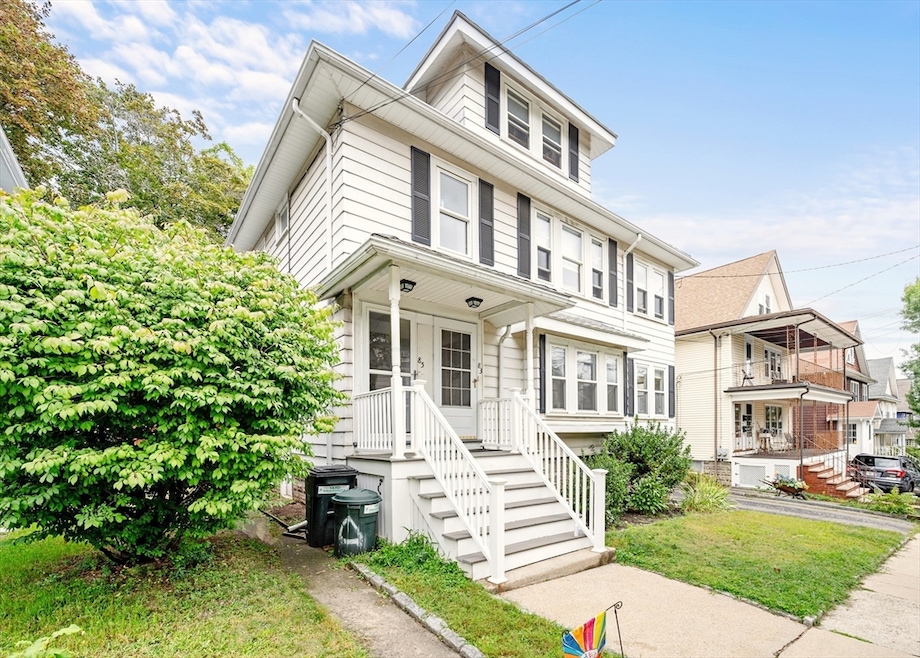 83 Newport St unit 83, Arlington, MA 02476 - photo 1