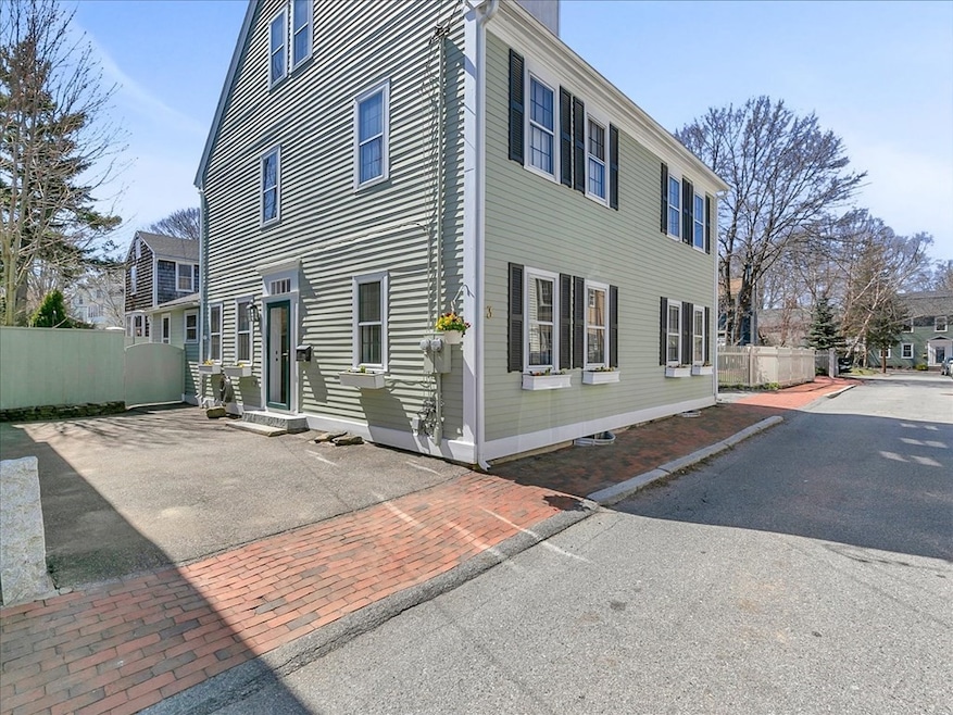 3 Atkinson St, Newburyport, MA 01950 - photo 1
