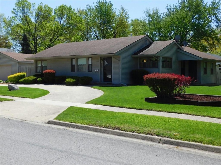 2511 Arthur Ave, Des Moines, IA 50317 - photo 1