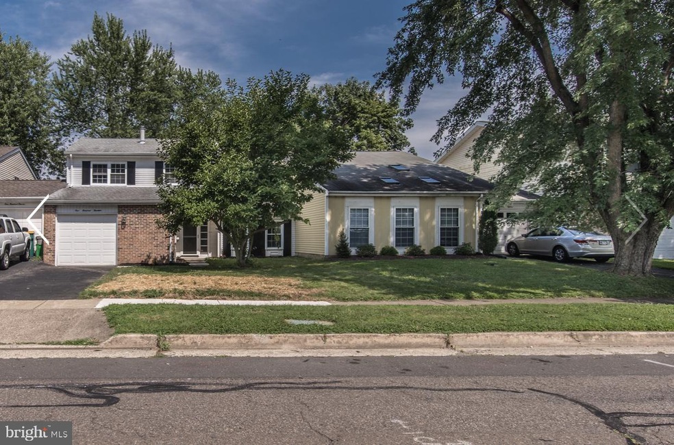 113 Hidden Valley Ln, Newtown, PA 18940 - photo 1