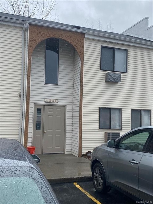 21 Scarborough Ln unit B, Wappingers Falls, NY 12590 - photo 1