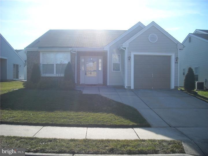 404 Elderberry Ct, Mount Laurel, NJ 08054 - photo 1