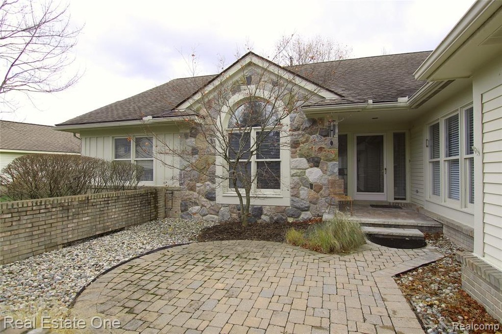 Simsbury Dr Front Porch.jpg
