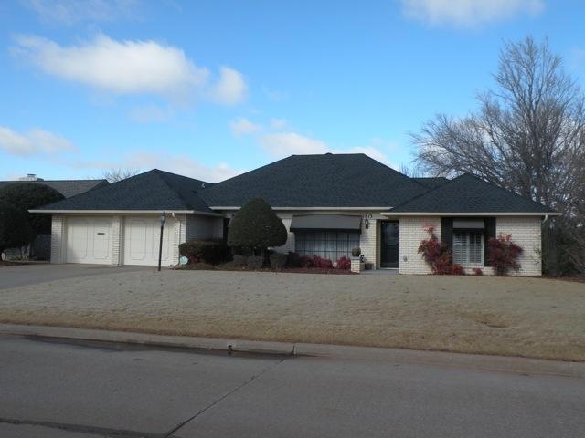 2813 Camelot Dr, Oklahoma City, OK 73120 - photo 1