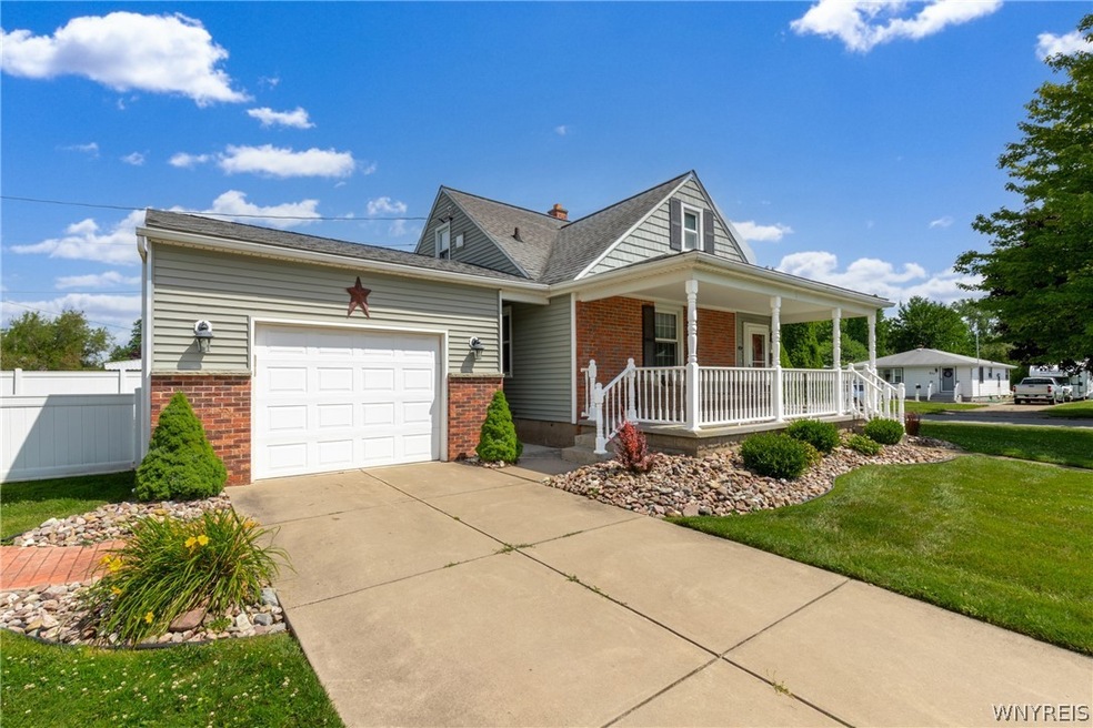 456 Evans St, North Tonawanda, NY 14120 - photo 1