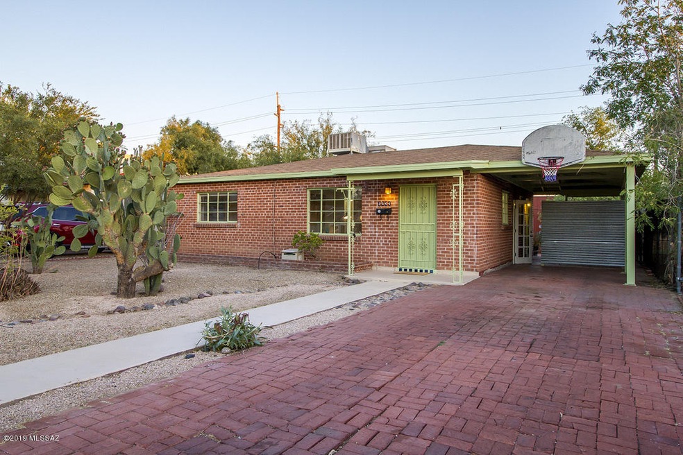 2644 E 19th