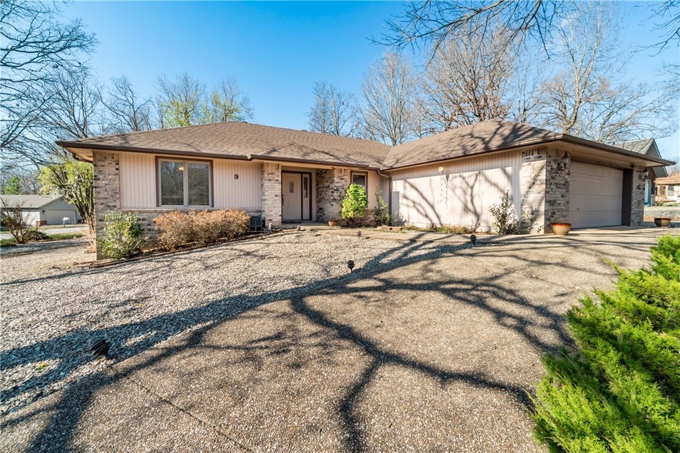 9 Cheddar Cir, Bella Vista, AR 72715 - photo 1