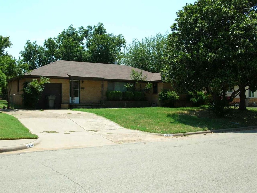 1537 Cynthia Ln, Wichita Falls, TX 76302 - photo 1